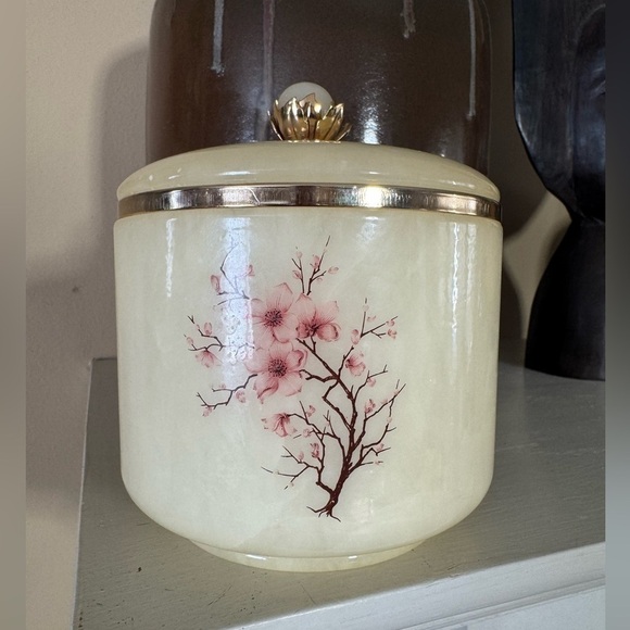 Vintage Hand Carved Genuine Alabaster Jar with lid - Picture 1 of 16